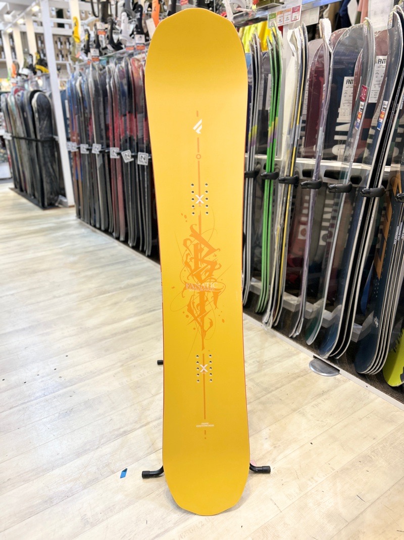 即納】メンズ スノーボード 板 型落ち 旧モデル 150cm FANATIC BT