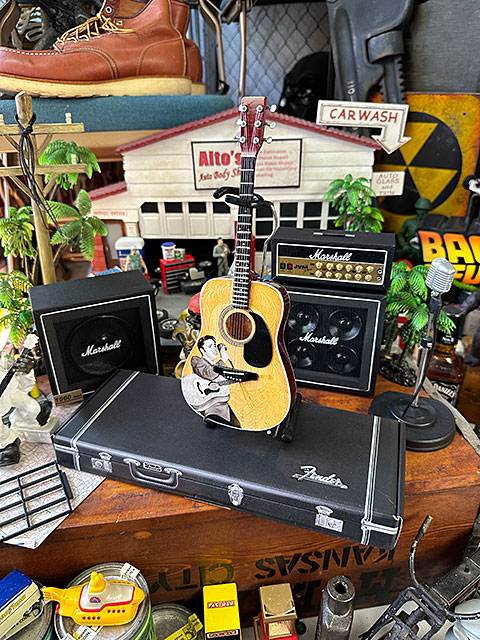 エルヴィス・プレスリー オフィシャル ファースト ライブ