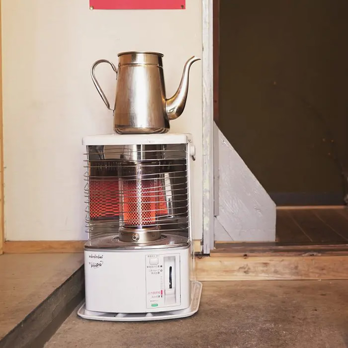 トヨトミ 石油ストーブ ［木造8畳/コンクリ10畳/反射式］RS-H29N-W RS