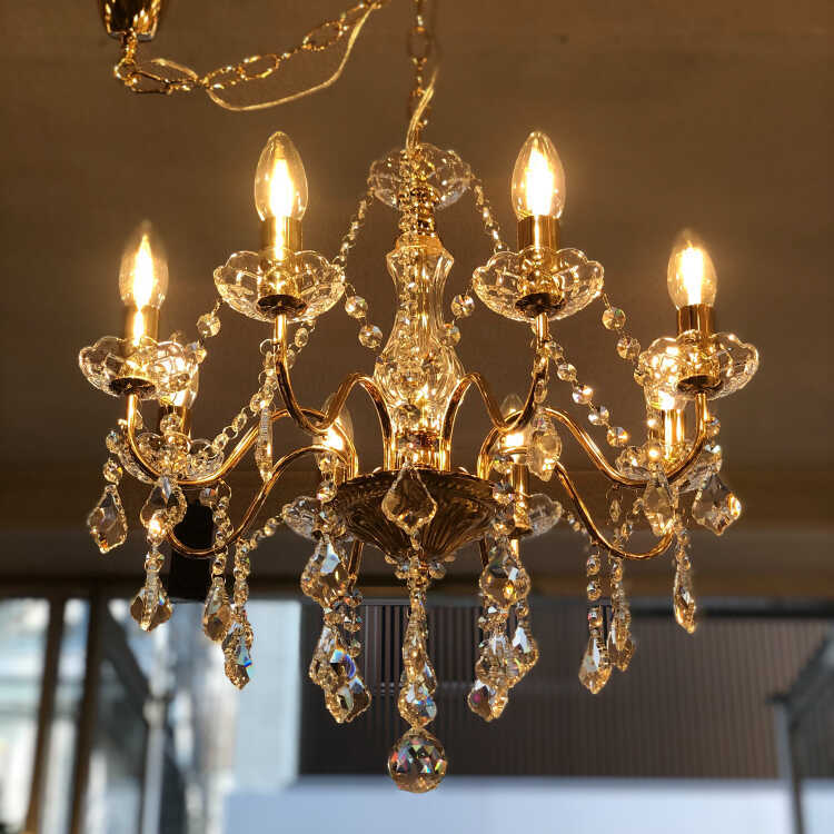 シャンデリア 8灯 ゴールド 8畳 10畳 高級感 エレガント 豪華 大きい