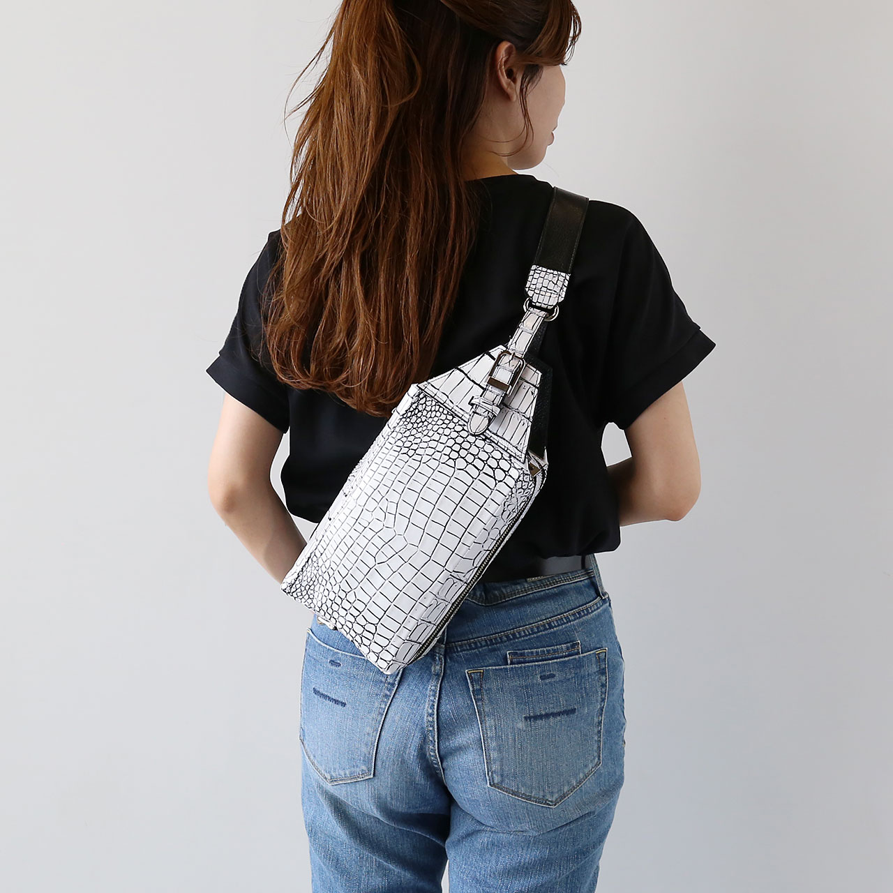 sankyo shokai（三京商会） クロコダイル ボディバッグ レディース