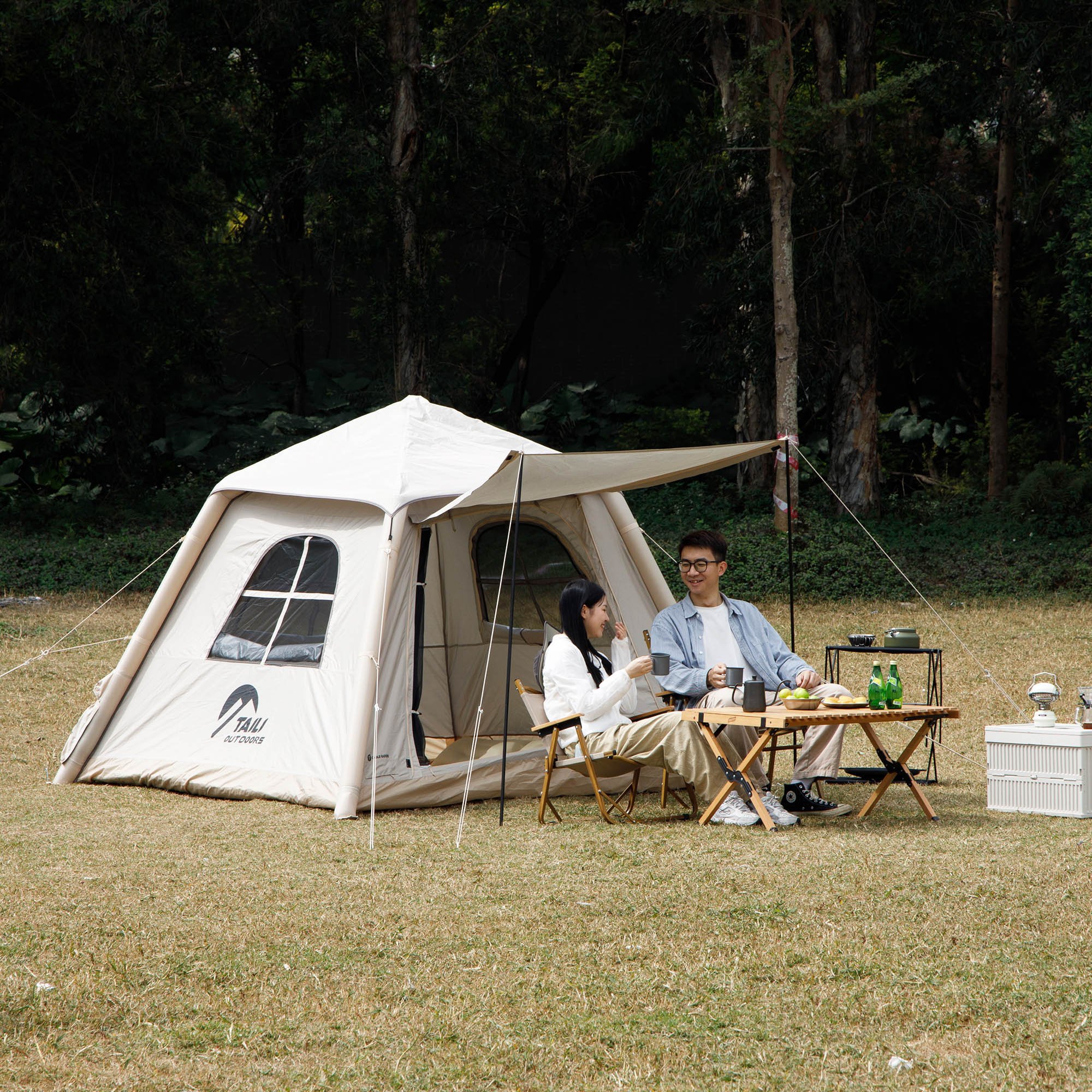 エアーテント 4人用 ポンプ付き 空気を入れるだけ 簡単設営 幅230×奥