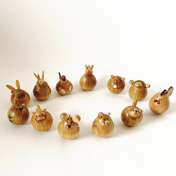 送料無料 木製の十二支（干支）の起き上がりこぼし セット 置物