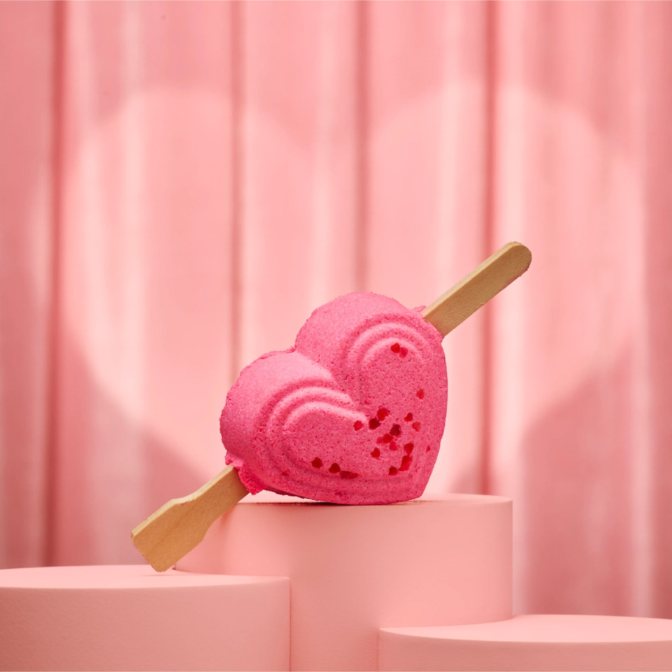 LUSH（ラッシュ） ビーマイ バレンタイン バブルバー 入浴剤 2026 限定