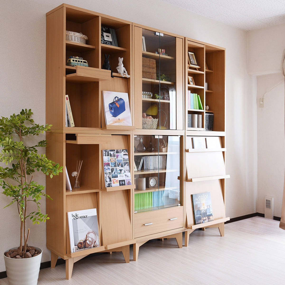 ディスプレイラック フラップ 4枚扉 幅60cm ボックスラックシリーズ