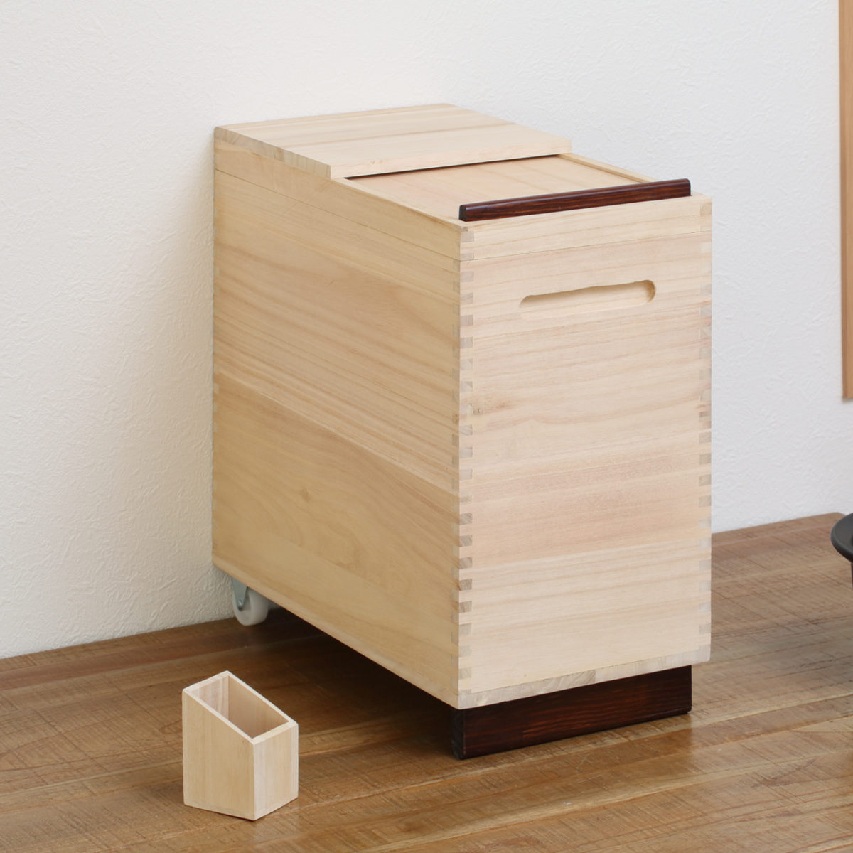 OSMAC 米びつ 桐製 Rice Box 20kg 計量マス付き （ キャスター付き 桐