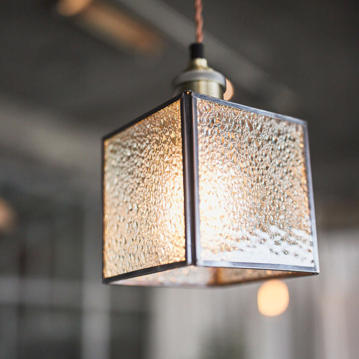 東谷 ペンダントライト ステンドグラスライト 四角 E26 （ ペンダント