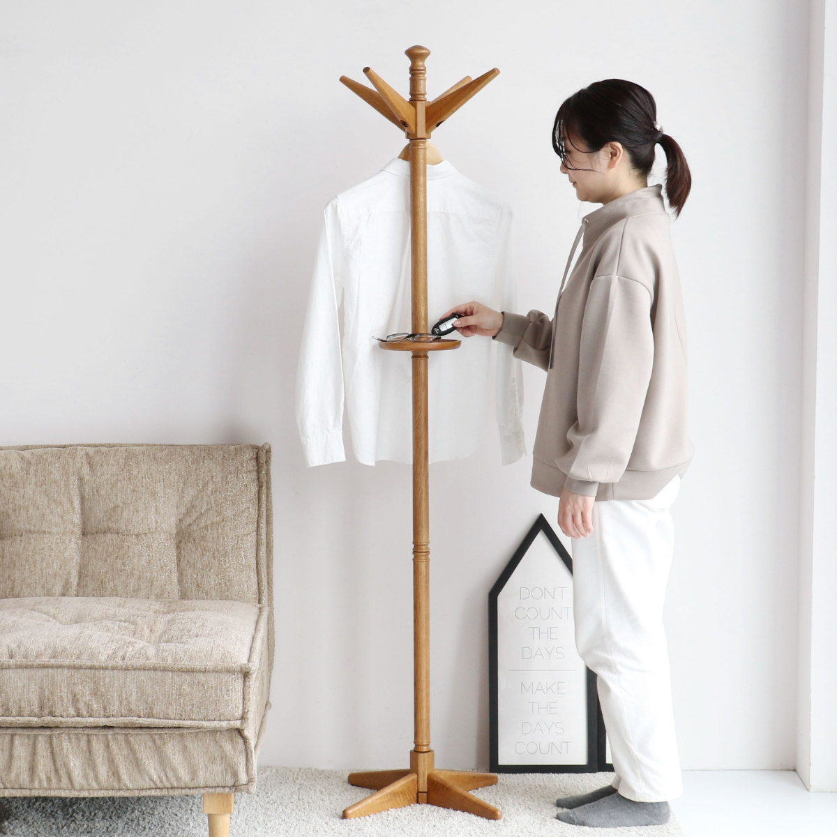 ポールハンガー 木製 高さ165cm 小物棚付 Herit （ コート掛け コート