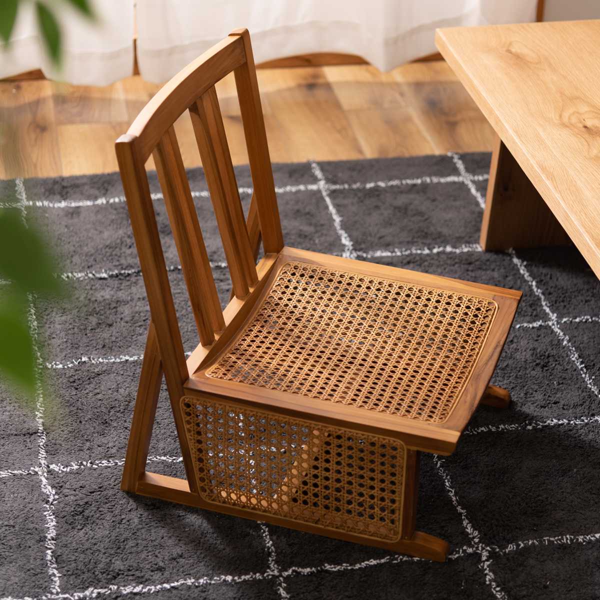 東谷 フロアチェア 天然木フレーム ラタン編み 座面高約20cm （ 座椅子