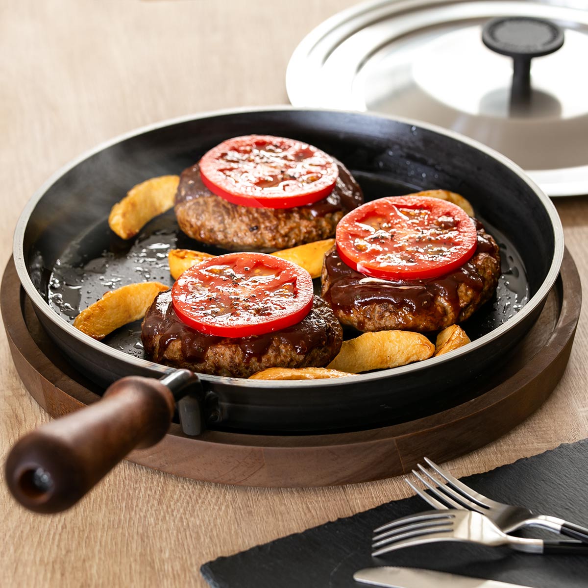 オークス（AUX） 鉄フライパン 26cm IH対応 蓋付き 大人の鉄板 日本製