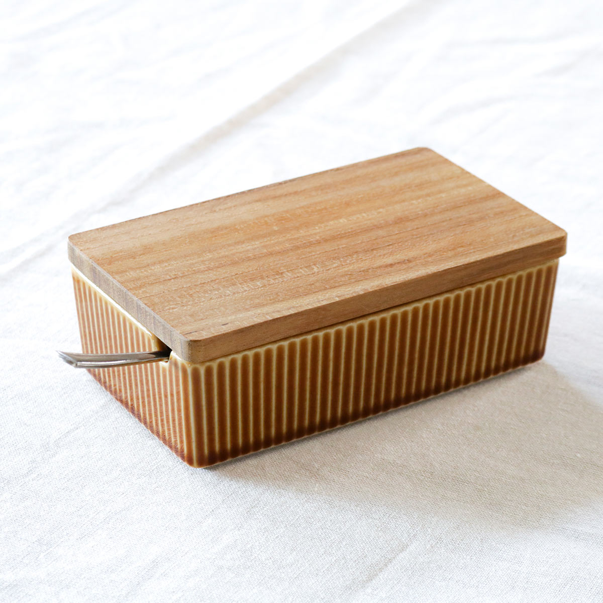 ViV（ヴィヴ） バターケース （ ヴィヴ 陶磁器 日本製 スリット付き