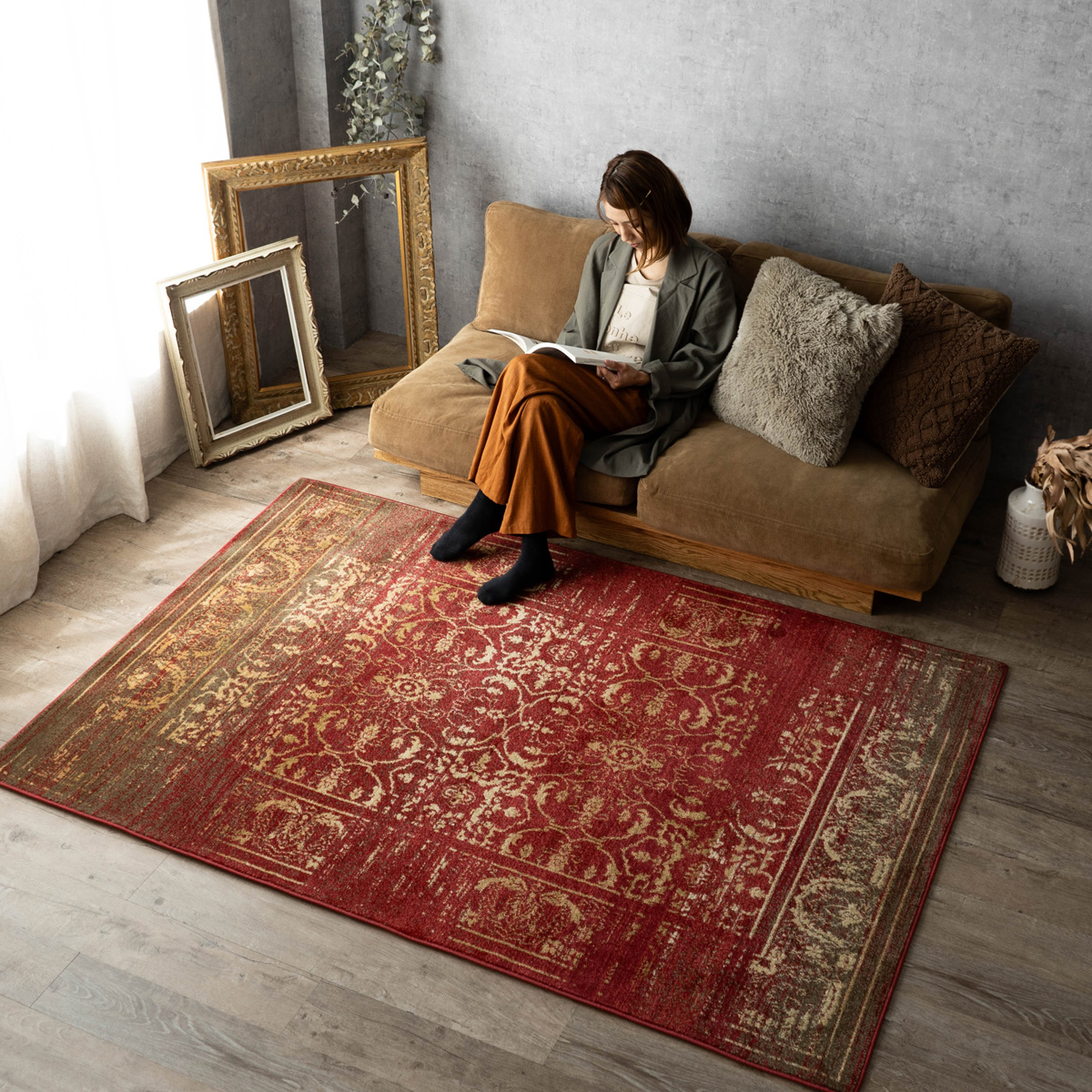 サヤンサヤン ラグ 1.5畳 絨毯 アンティーク 風 133×195 クラッシック