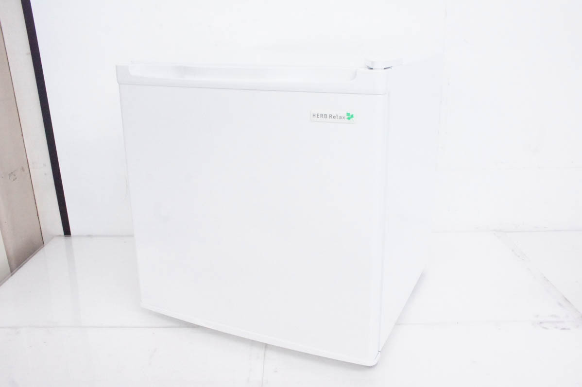 中古 ヤマダ電機YAMADA ノンフロン電気冷蔵庫 YRZ-C05B1 45L 右開き 1