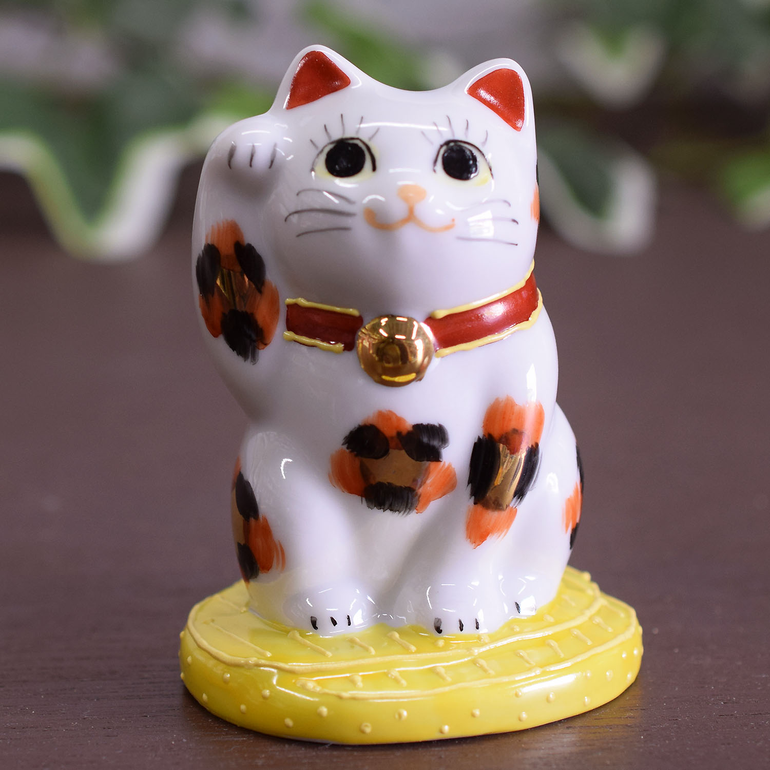 九谷焼 開運 招き猫 置物 開運 右手 小判乗り招き猫 : 和座倶楽部