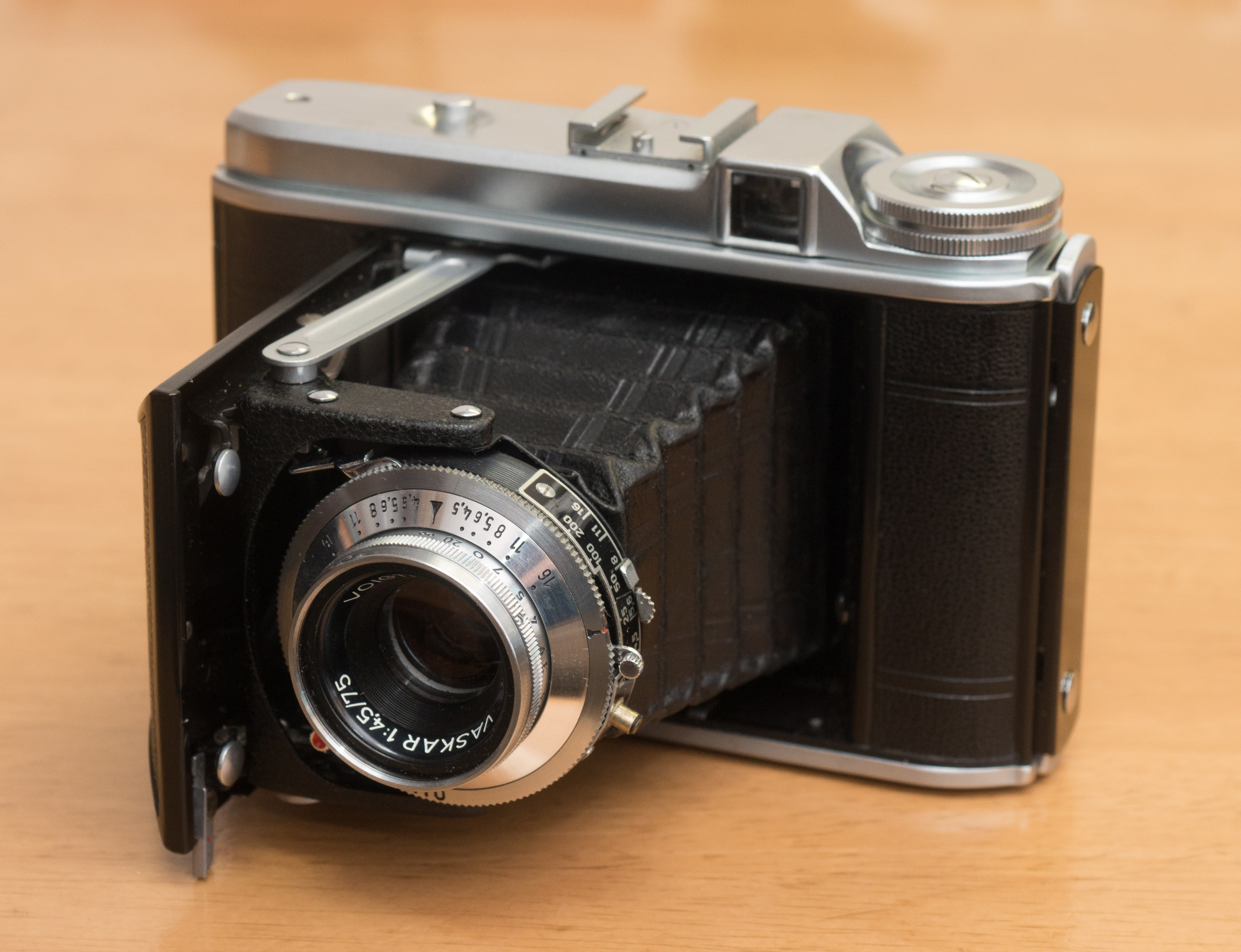 小さな66判カメラ フォクトレンダー ペルケオ