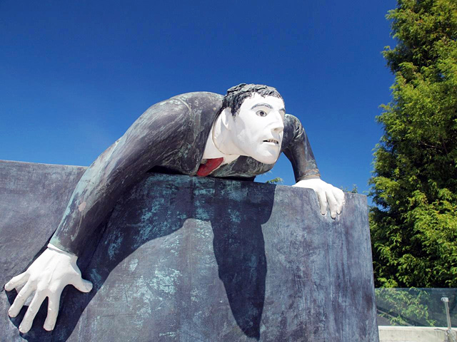 ヴァンジ彫刻庭園美術館