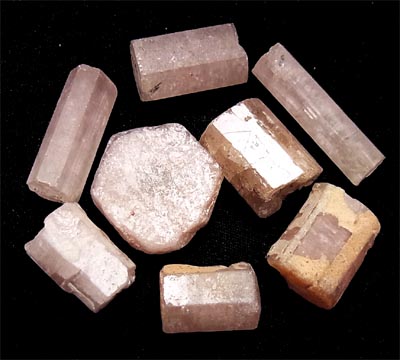 蛍光性ピンクアパタイト 原石