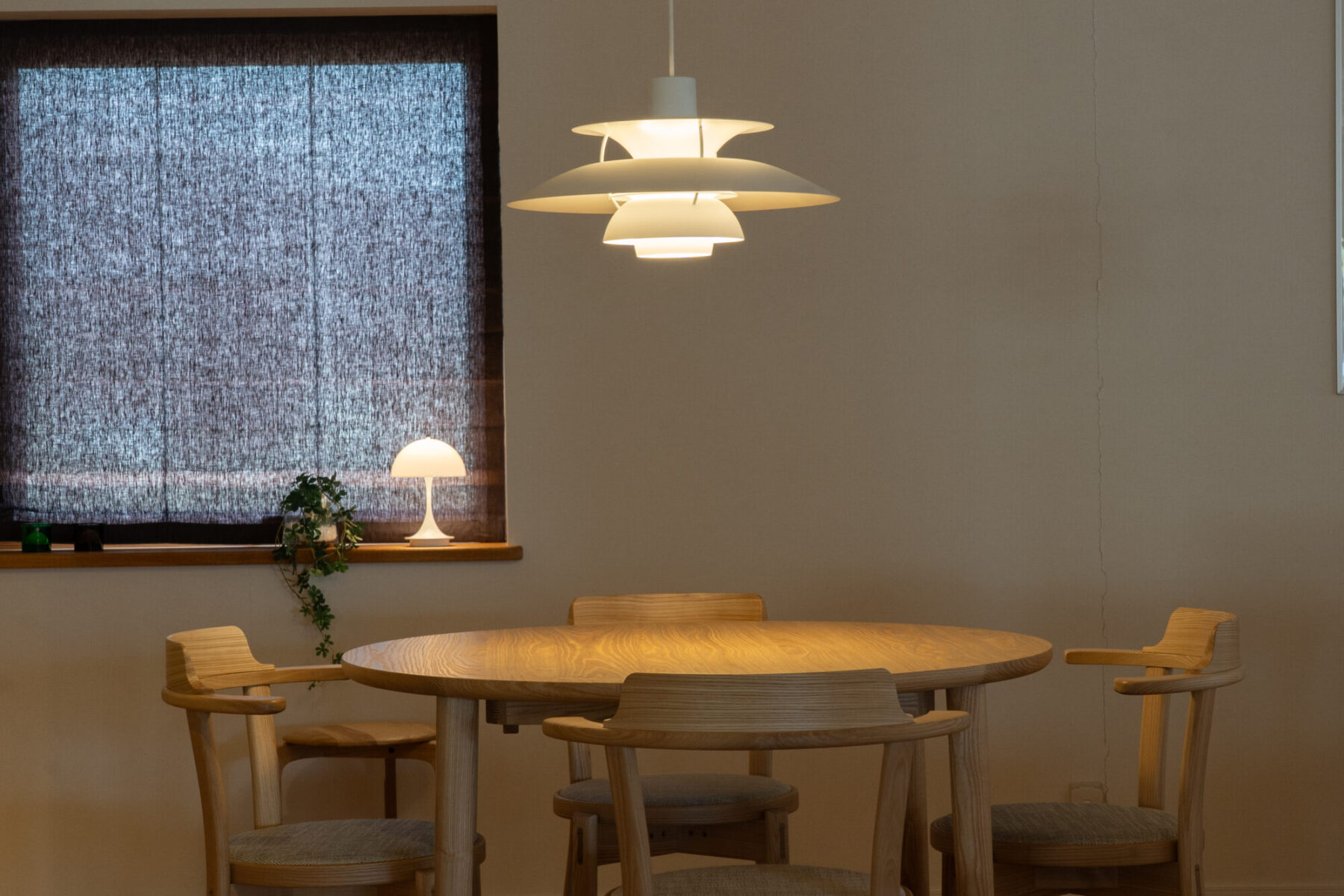 ルイスポールセンのPH 5が暗いのは設置方法が間違っているから | 塩田