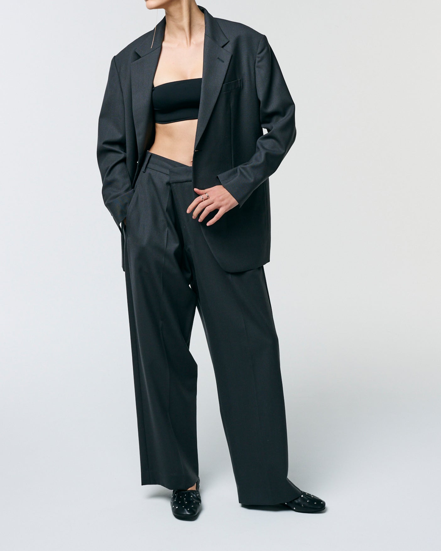 GATHER BALLET_STUDS / BLACK – SHISEI