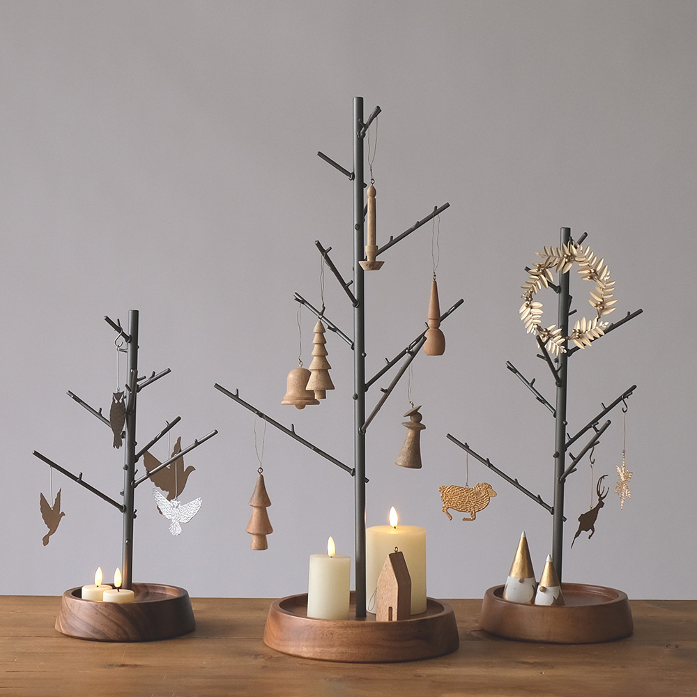 クリスマスツリーにもなるアイアンのアクセサリースタンド（3サイズ