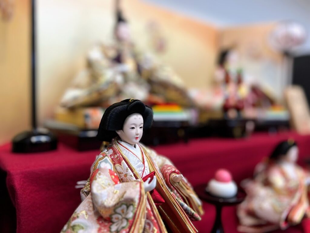 浜松市中央区のN様は秀月オリジナルの豪華な三段飾りの高級お雛様
