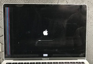 MacBook Air A2337の液晶割れと黒い縦横線の表示不良を即日修理した
