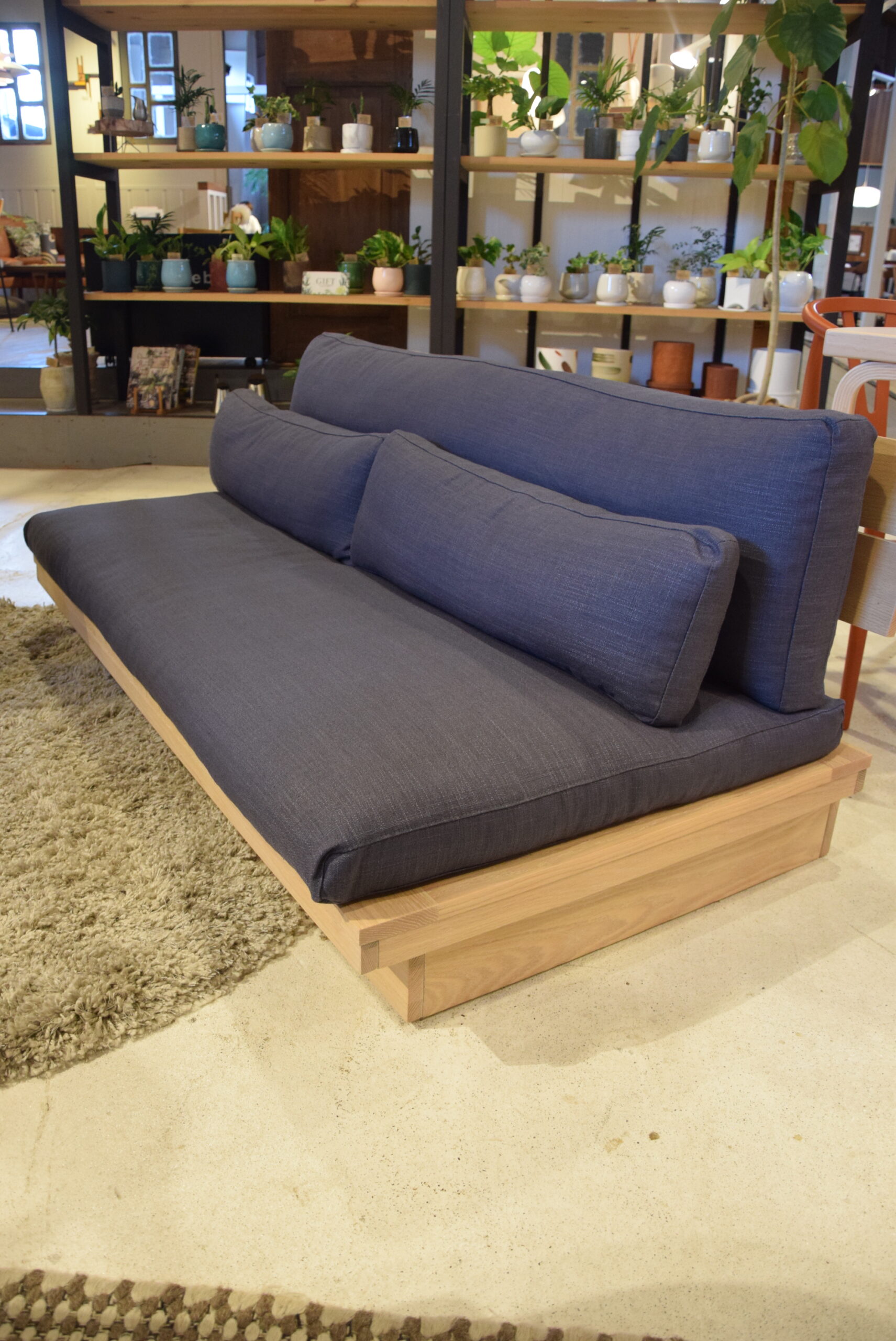 ACTUS（アクタス）から、ロースタイルがゆったりと心地良い『JARVI