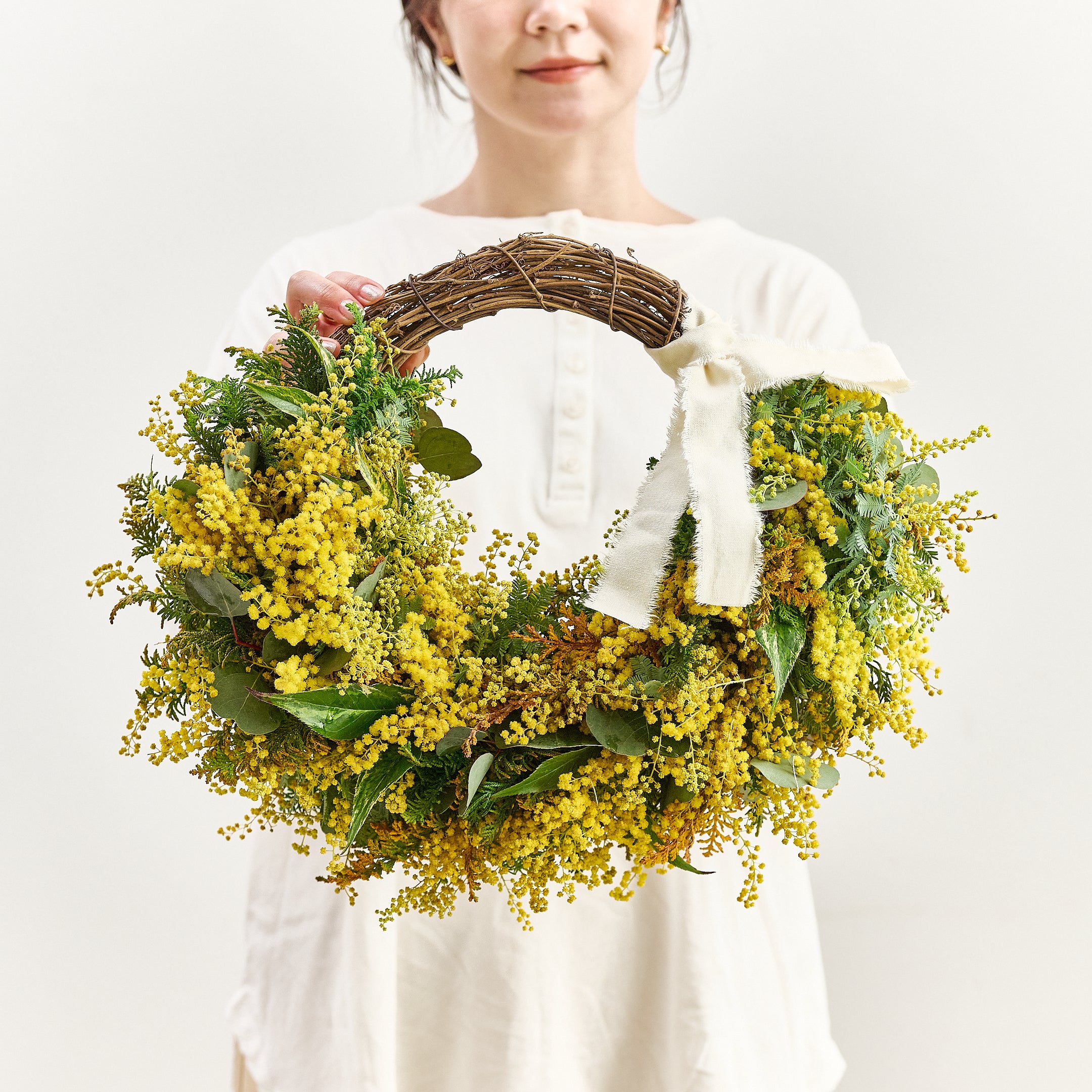 受注販売】早春の枝ものでつくったミモザリース（生花）