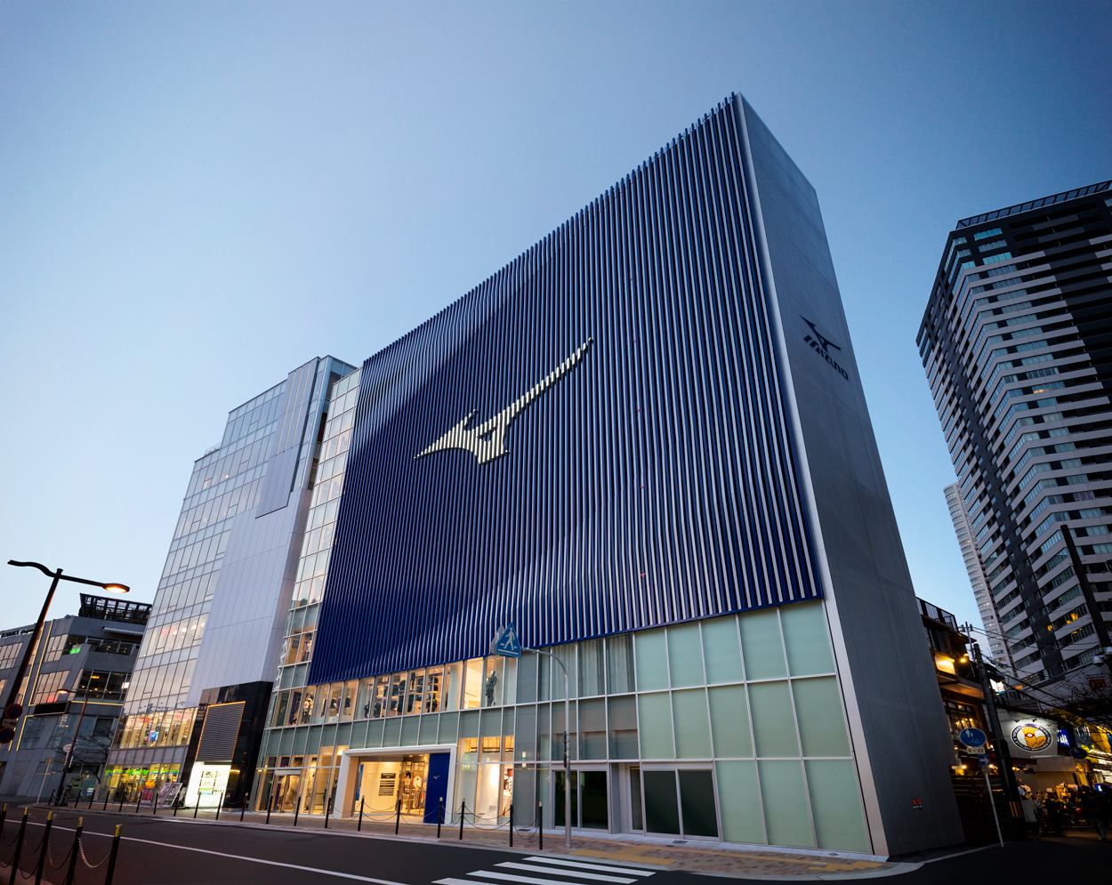 ミズノのグローバル旗艦店「ミズノオオサカ茶屋町」が4月20日オープン