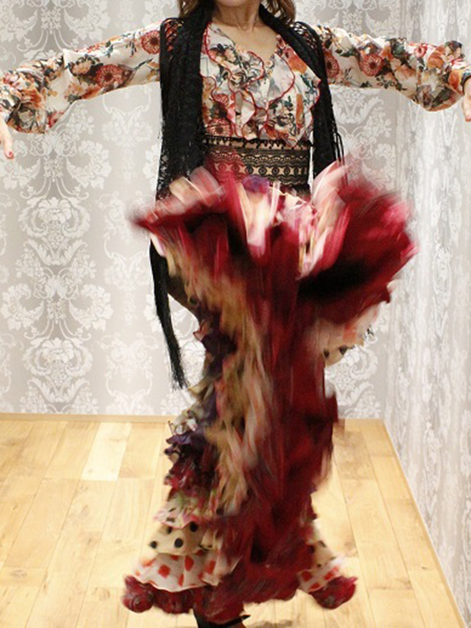 Sonia Johnes | フラメンコ衣装のソニア・ジョーンズ 公式ブランドサイト