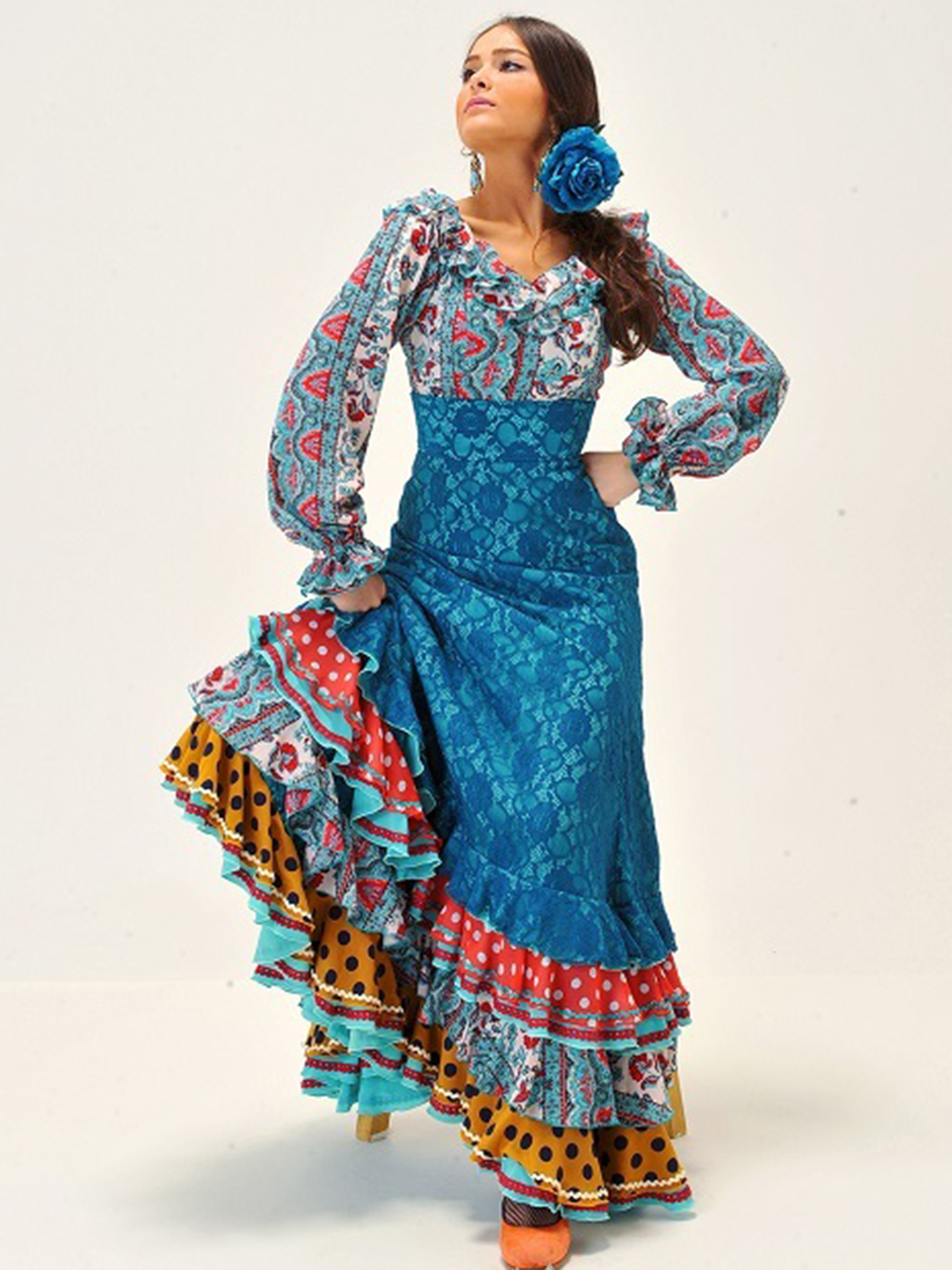 Sonia Johnes | フラメンコ衣装のソニア・ジョーンズ 公式ブランドサイト