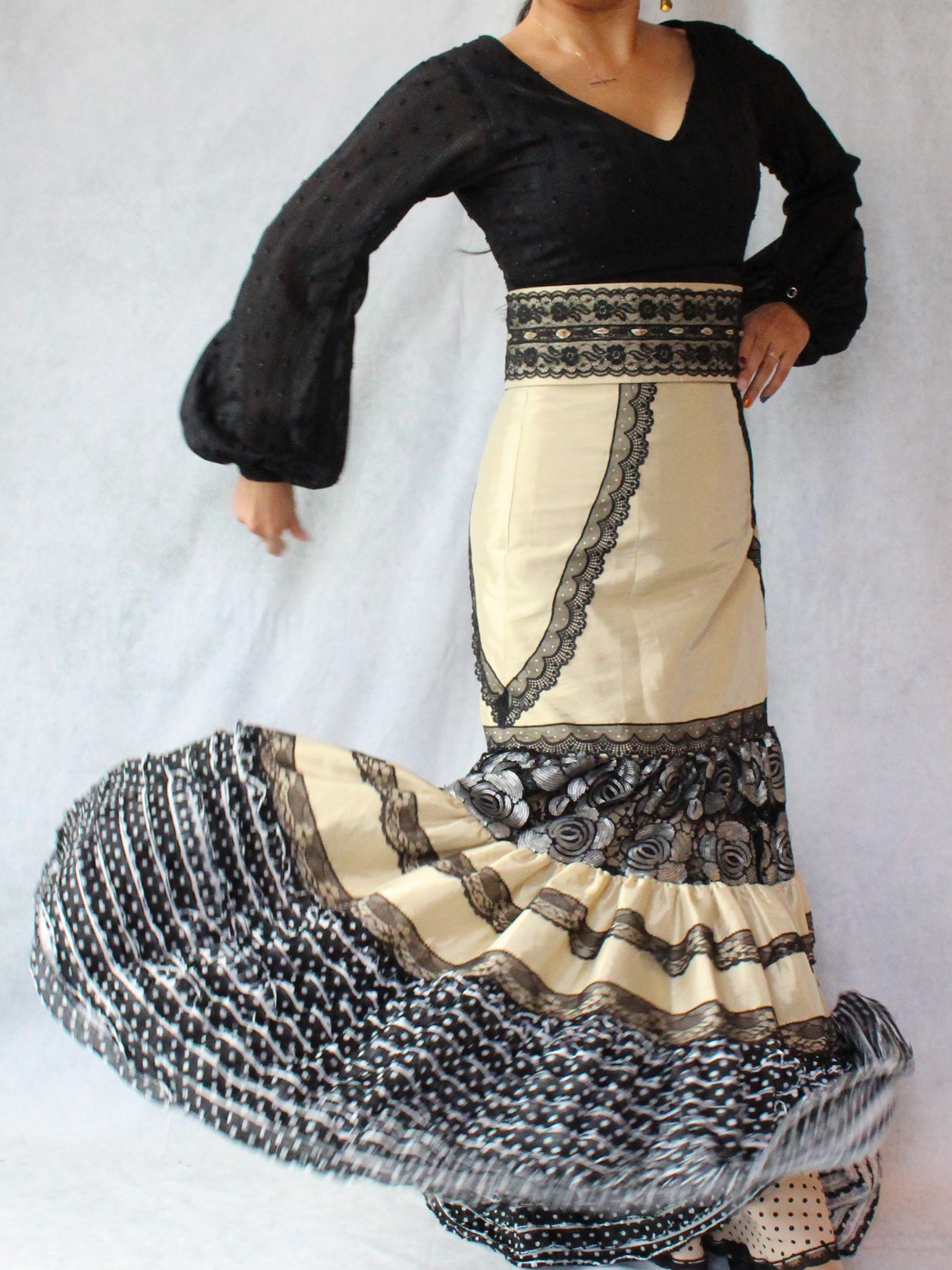 Sonia Johnes | フラメンコ衣装のソニア・ジョーンズ 公式ブランドサイト