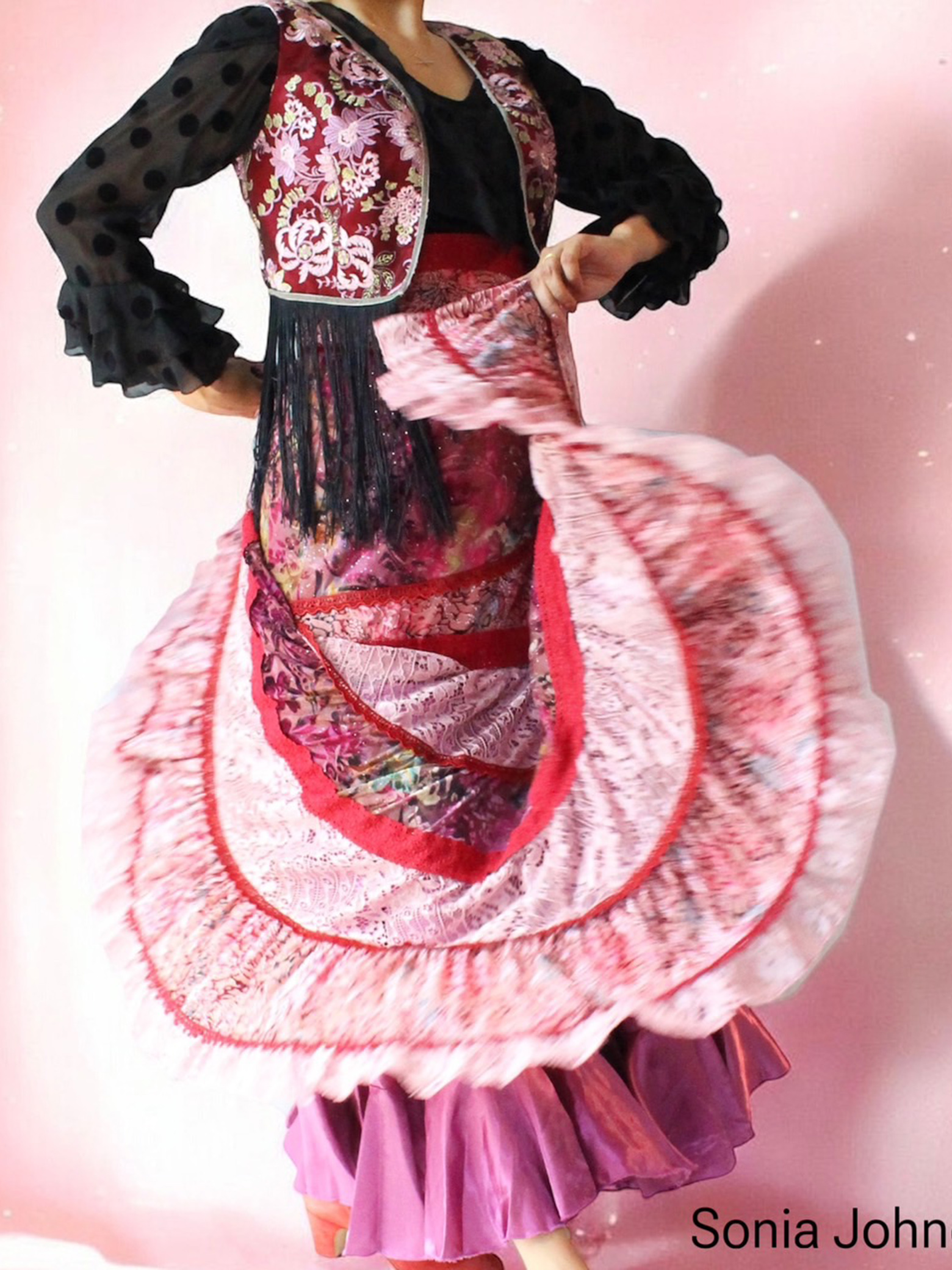 Sonia Johnes | フラメンコ衣装のソニア・ジョーンズ 公式ブランドサイト