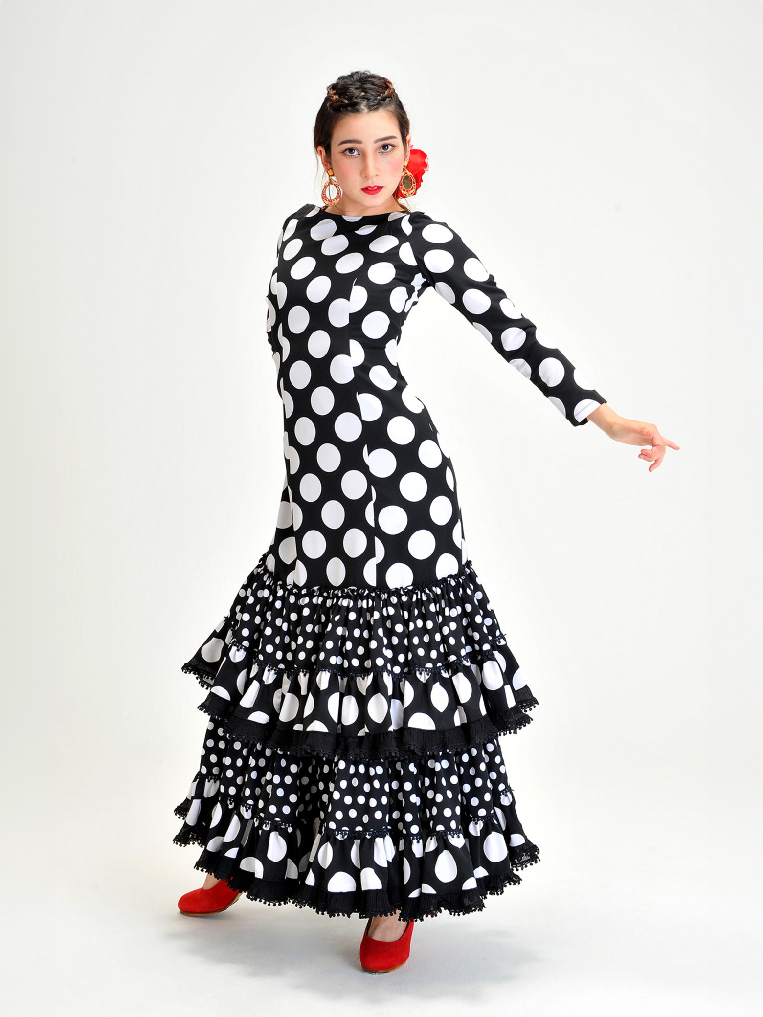 Sonia Johnes | フラメンコ衣装のソニア・ジョーンズ 公式ブランドサイト