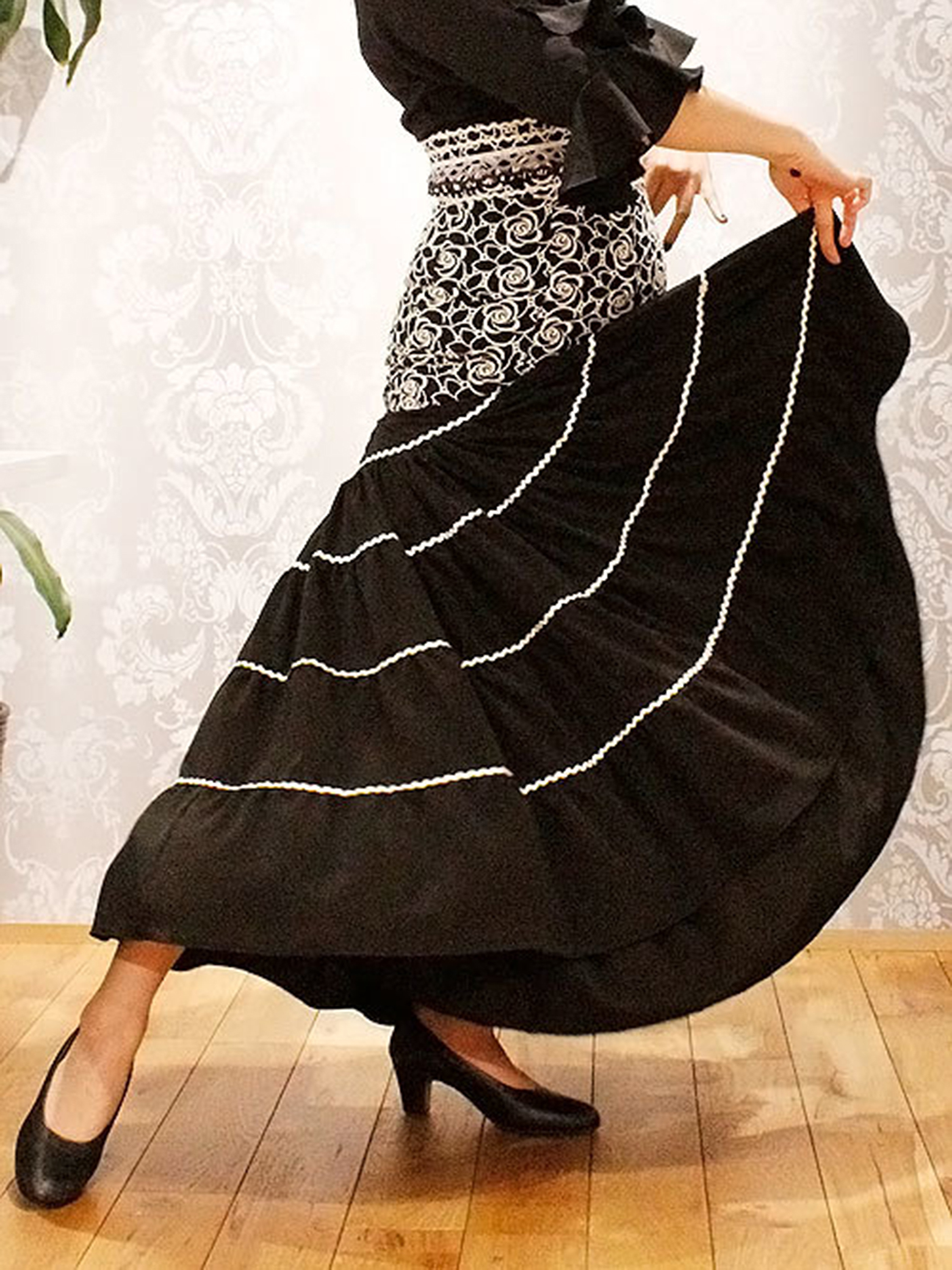 Sonia Johnes | フラメンコ衣装のソニア・ジョーンズ 公式ブランドサイト