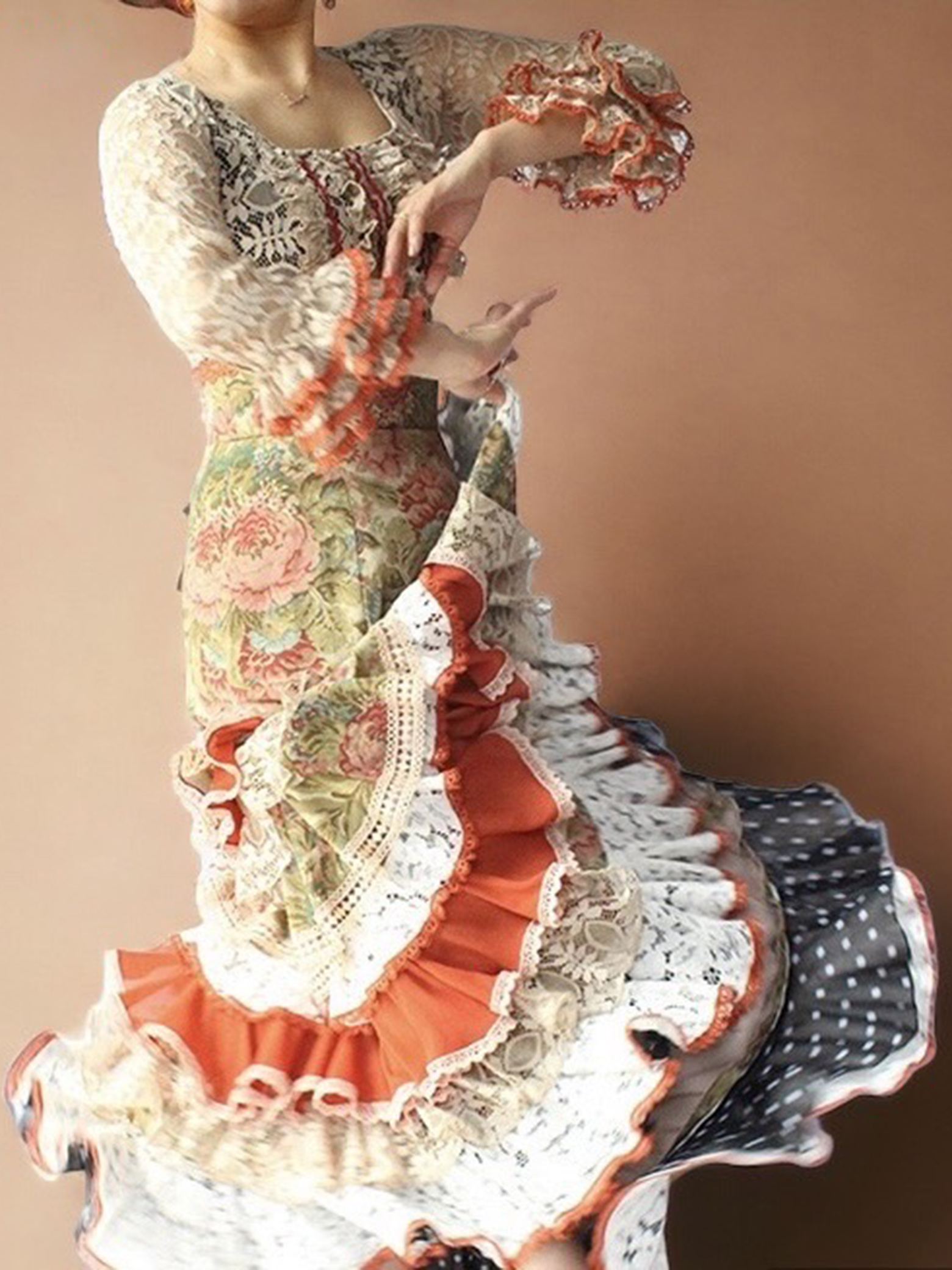 Sonia Johnes | フラメンコ衣装のソニア・ジョーンズ 公式ブランドサイト