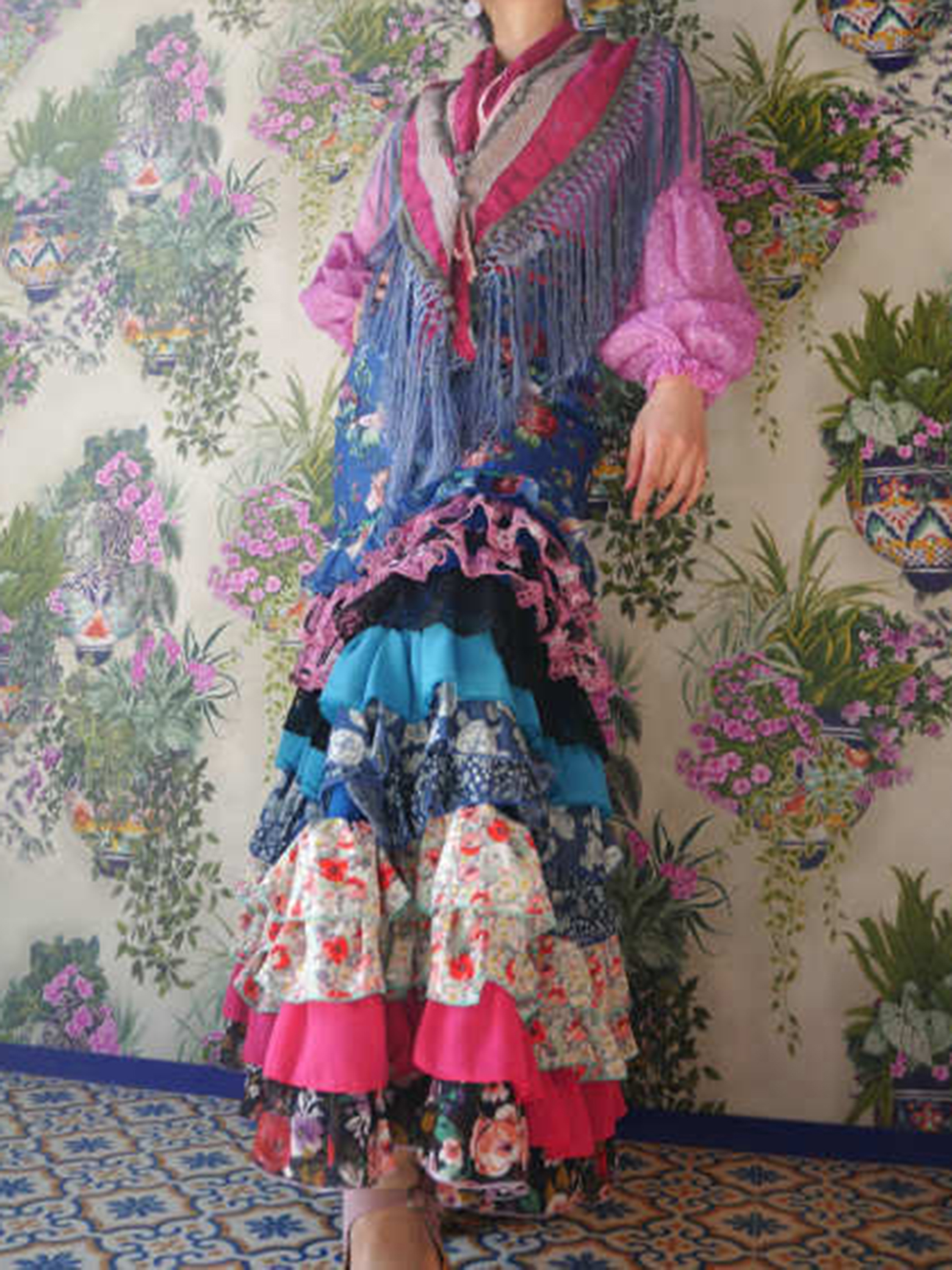 Sonia Johnes | フラメンコ衣装のソニア・ジョーンズ 公式ブランドサイト