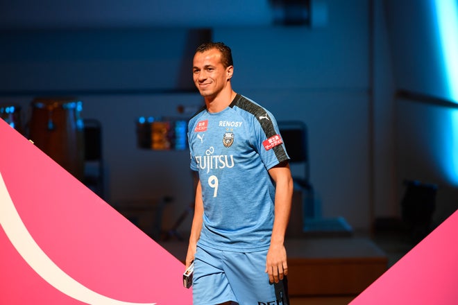 新体制PHOTO】川崎フロンターレ｜ダミアン選手は何から出てきた