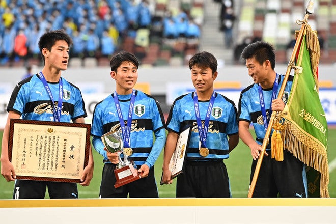 PHOTO】岡山県勢初の快挙！選手権優勝を成し遂げた岡山学芸館の笑顔を