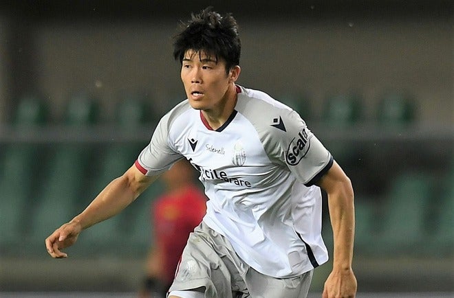 アーセナルが冨安健洋の獲得を正式発表！ 背番号は「18」に決定「我々