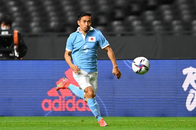 PHOTO】『サッカー日本代表100周年アニバーサリーユニフォーム』を着用