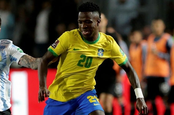 これがブラジルの魔法だ！」ヴィニシウスが伝統の一戦で披露した華麗な