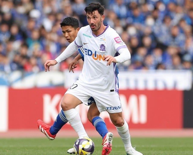 再来日はいつ？ 広島のトルガイ・アルスランがドイツに一時帰国。右膝