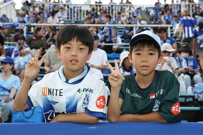 画像】スタッド・ランス撃破に歓喜したモンテディオ山形サポーター