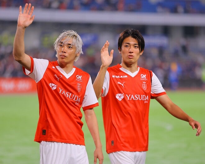 相変わらずアイドル」「好きだわ」S・ランス伊東純也のピース＆笑顔の