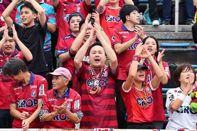 PHOTO】熱い声援を選手に届けたファジアーノ岡山サポーター | サッカー