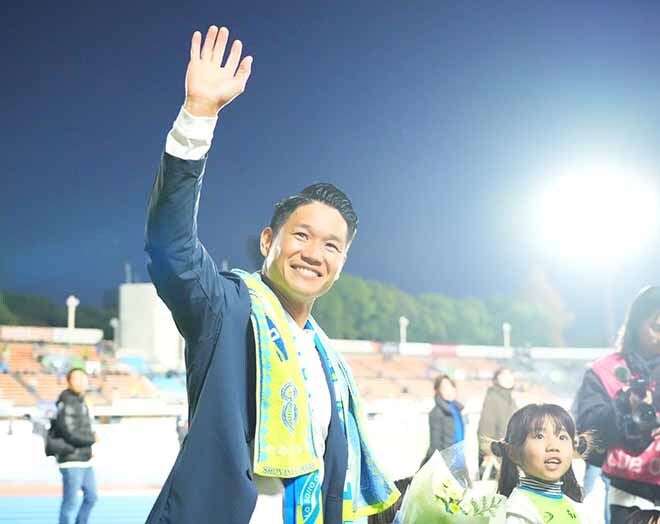 湘南ベルマーレ PHOTO】サポーターと涙の別れ！湘南を退団する山田直輝