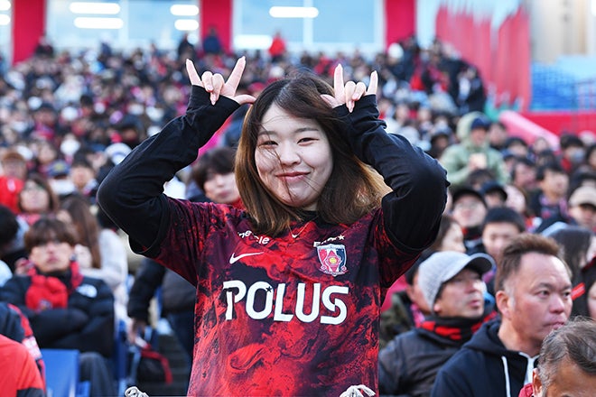 PHOTO】宇賀神友弥＆興梠慎三の引退試合を目に焼き付けた浦和レッズ