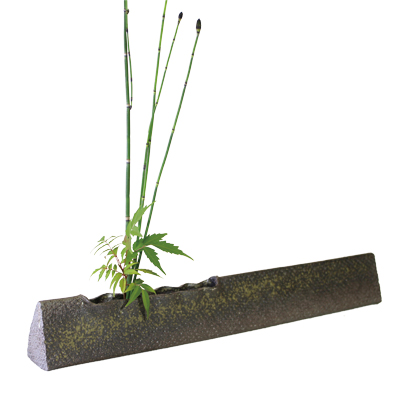 文鎮花器三角 - 花器・花瓶 | 草土ストア - 信楽焼 窯元 うつわ工房