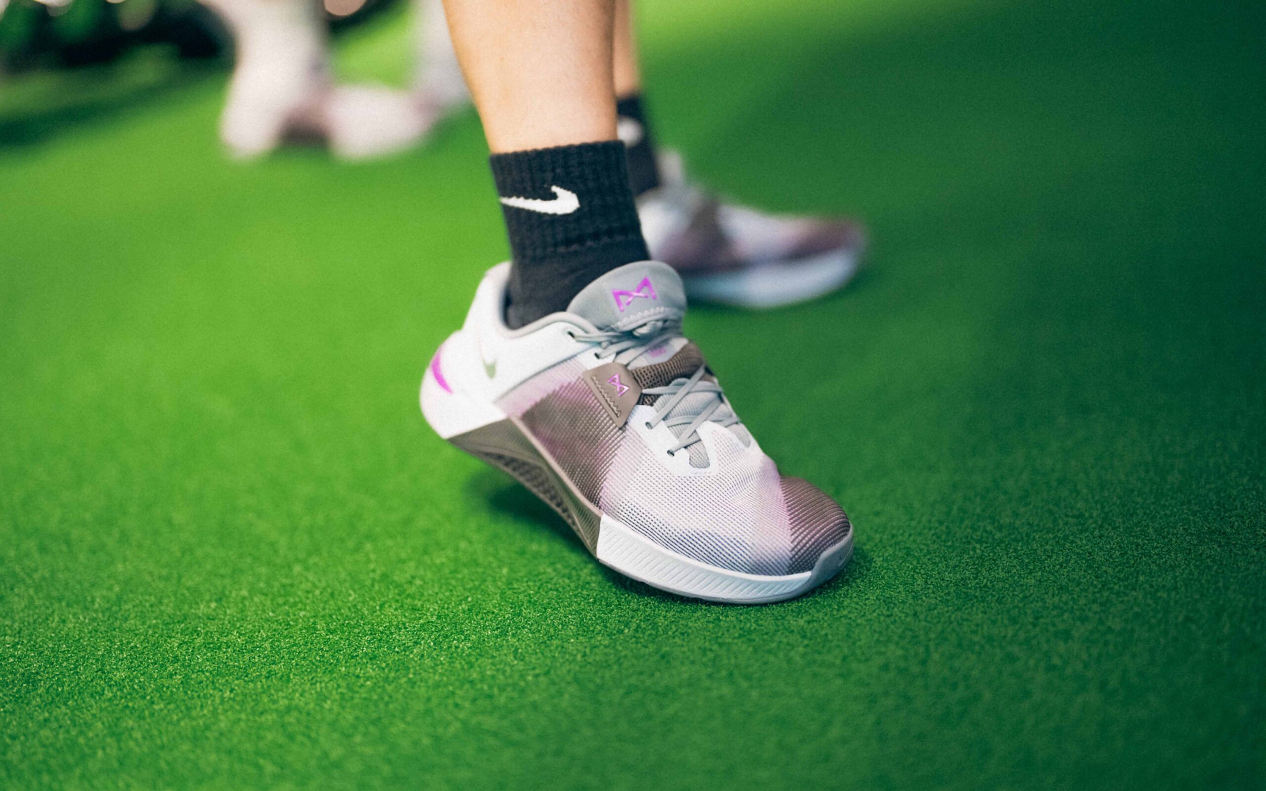 NIKE】── “鍛える”をアップデートする一足。ナイキ新作「メトコン 10